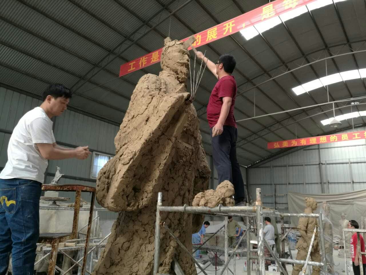 弘美雕塑帶您走進泥塑雕塑的制作過程（二）