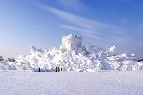 第二屆長白山國際雪雕大賽 弘美雕塑為您報道