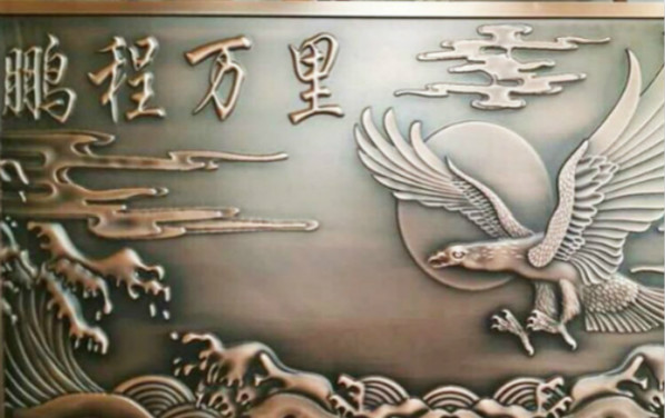雕塑在現代家居裝飾中以什么形式存在？