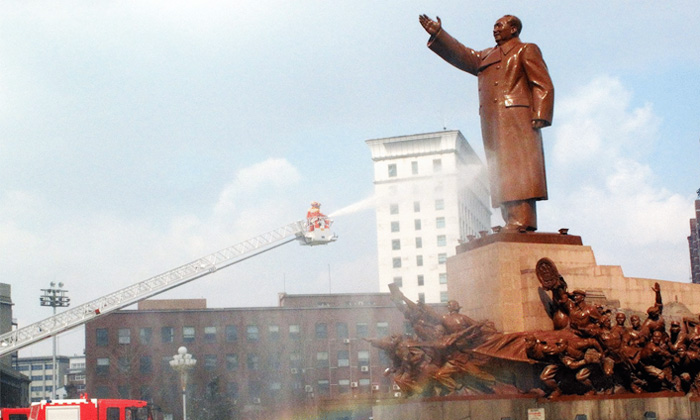 弘美雕塑提醒：不銹鋼雕塑要這樣清洗保養