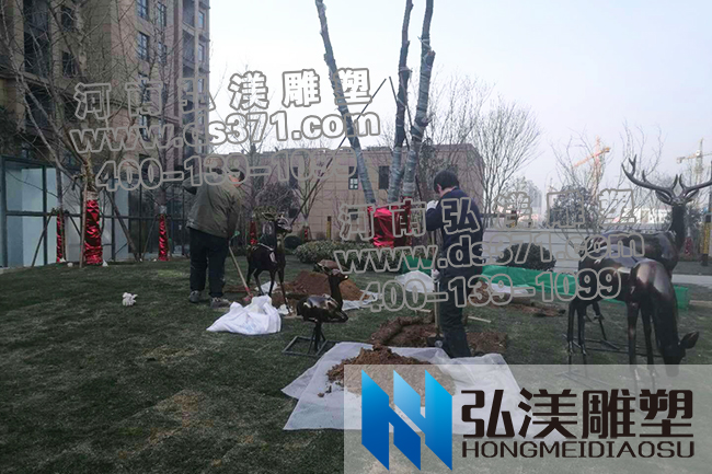 玻璃鋼鹿安裝現(xiàn)場(chǎng)