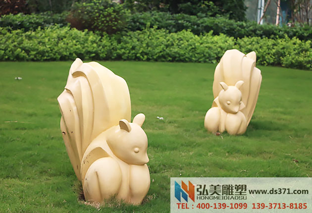 玻璃鋼仿石材松鼠雕塑 房地產專用